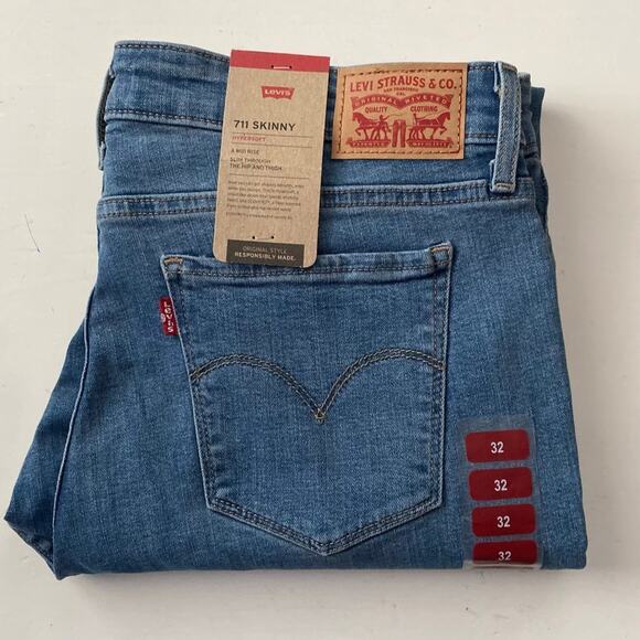 Levi’s 711 Skinny Jeans Women’s 32/30 Short NWT - Picture 3 of 9